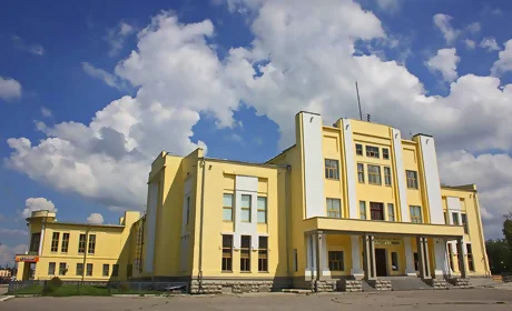 Дворец культуры им. В.И. Чапаева городского округа Чапаевск Image